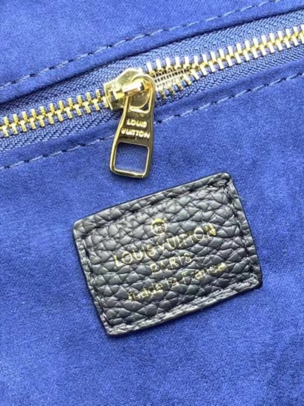 Louis Vuitton Handbags - Picture 8 of 9